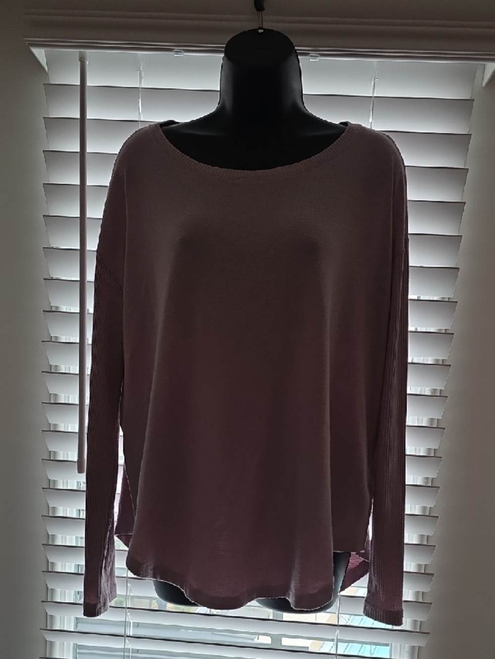 Gap Softspun knit hi-lo top